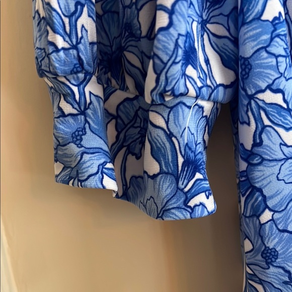 CeCe Blue and White Puff Sleeve Fitted Blouse - Picture 3 of 7